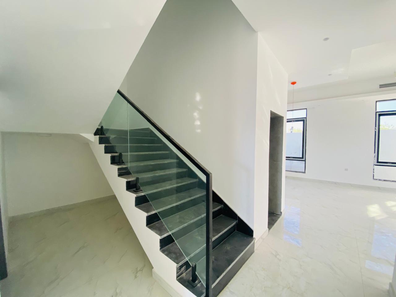 4 Bedroom Freehold Villa